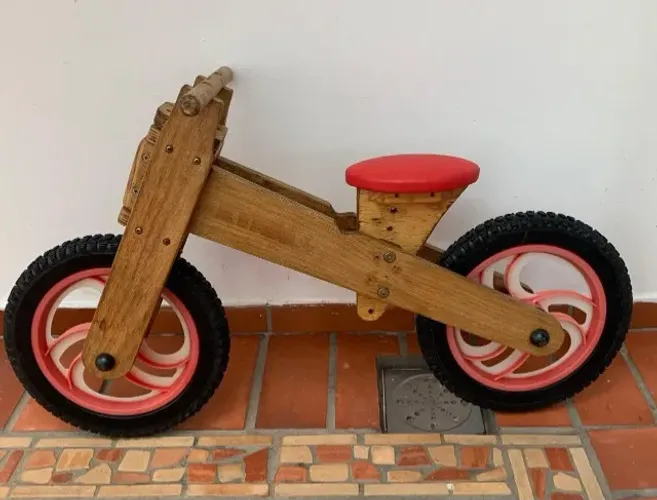 Bicicleta de equilíbrio com guidão fixo