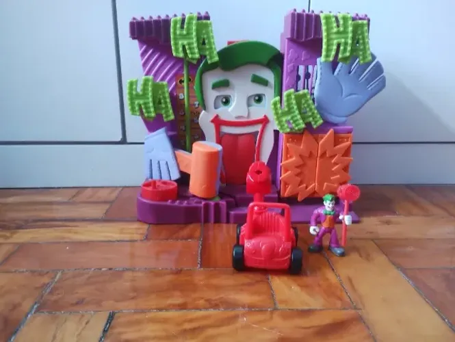 Fábrica de Risadas Coringa Completo Imaginext Fisher Price Colecionável