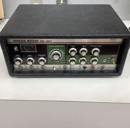 Roland Re-201 Space Echo Todo original !