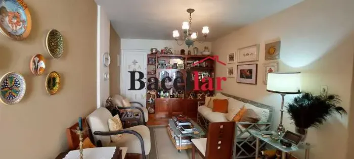 Apartamento : / Residencial / Tijuca