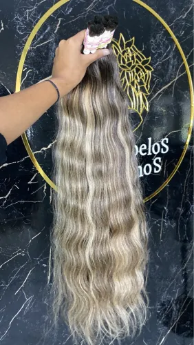 Mega Hair Loiro com Mechas