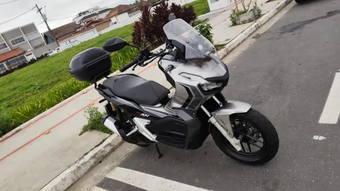 Honda ADV 125 23/23 - Revisões na Honda - Único dono - 15.500 km