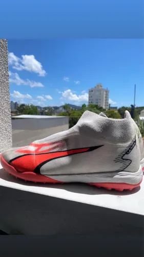 Vendo chuteira da Puma botinha 