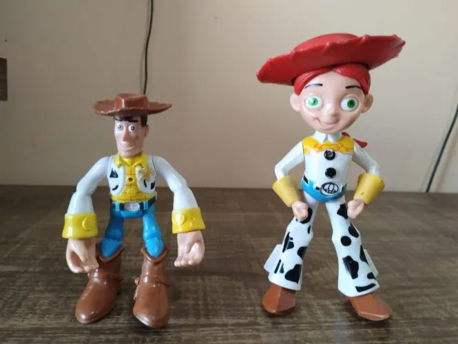 Dupla bonecos Woody e Jessie Toy Story