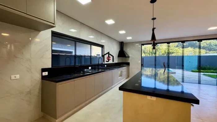 Casa com 3 suítes no Condomínio Reserva de Ubatuba em Ubatuba