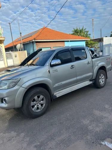 Toyota Hilux CD SRV D4-d 4X4 3.0 TDI Diesel AUT 2014