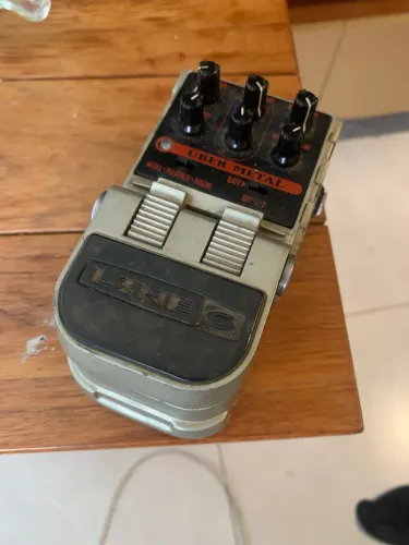 Pedal distorcão