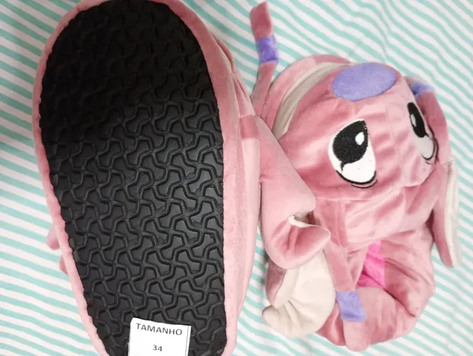 Chinelo Pelúcia Stitch Rosa 34