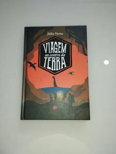 Viagem ao Centro da Terra - Júlio Verne