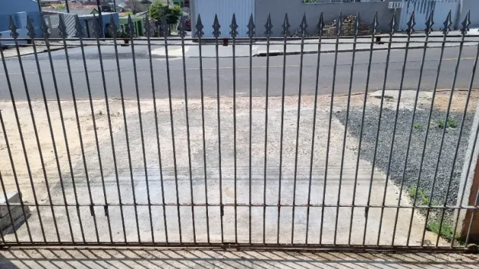 Portão de ferro maciço 