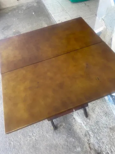 Jogo de mesa com duas cadeira para bares, adegas , restaurante e padarias 
