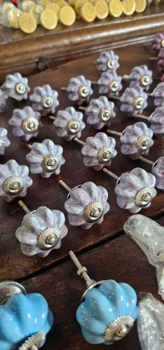 Decoração vintage, puxadores diversos para moveis