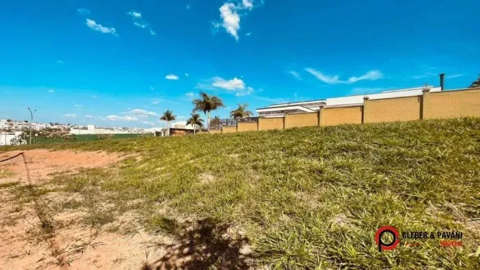 Terreno à venda, 352 m² por R$ 426.000,00 - Condomínio Terras Alpha Nova Esplanada - Votor