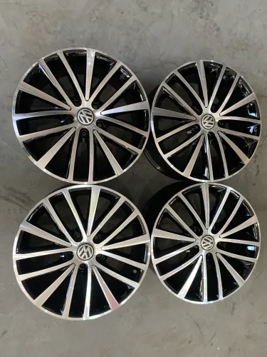Rodas aro 17 Volkswagen Jetta e Golf tsi originais 5/112 