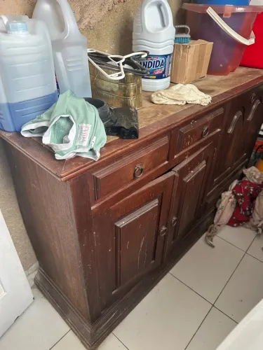 Buffet / Armário antigo de madeira maciça - rústico vintage