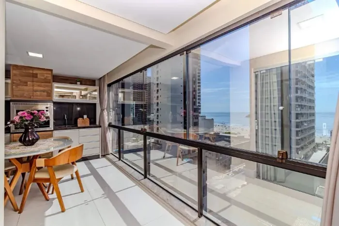 Apartamento com vista mar à venda no Edifício Sunshine