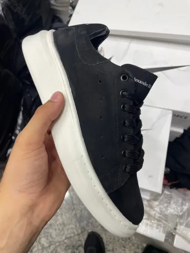 Tênis Alexander McQueen Oversized Preto