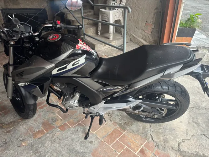 Cb250f twister preta a venda !