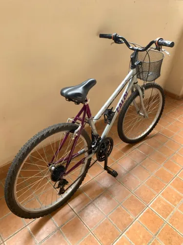 Bicicleta Caloi Aro 26 + Bomba manual de ar