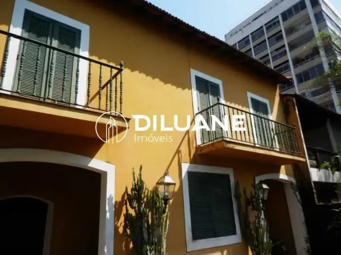 Casa estilo colonial em rua silênciosa mais desejada da Gávea!
