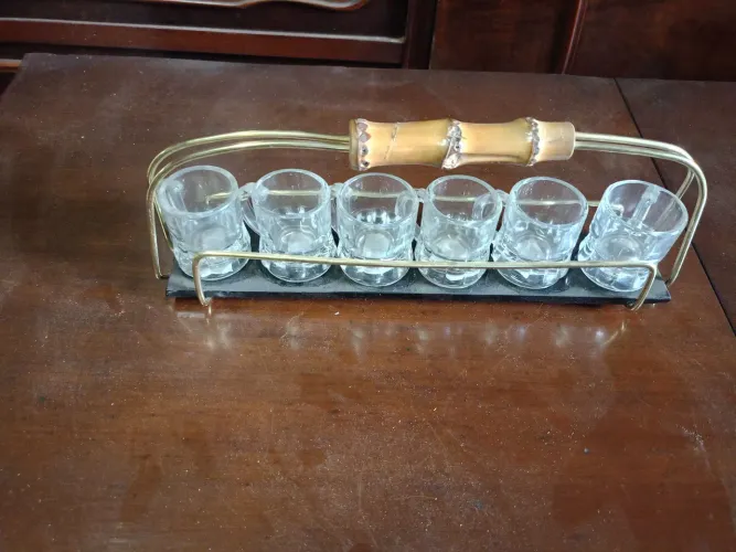 Jogo canequinhas de vidro com suporte