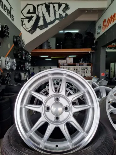 Jogo de rodas novas aro 15 4x100 esportivas 