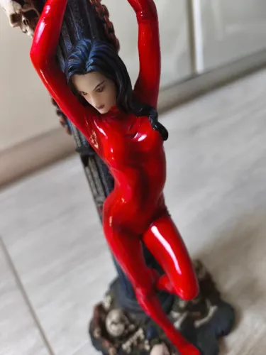 Escultura, figure, miniatura, gótica Vampira / Vampirella detalhada 27cm 