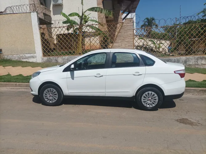 Fiat Grand Siena Attrac. 1.4 EVO F.flex 8V 2015