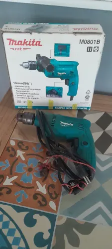 Furadeira de impacto Makita M0801B profissional 