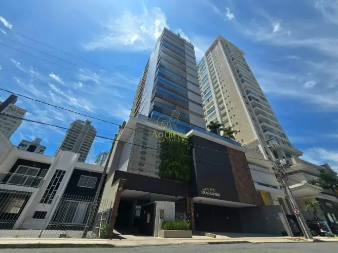 Oportunidade no Bairro Fazenda: Apartamento Decorado no Gran Marine