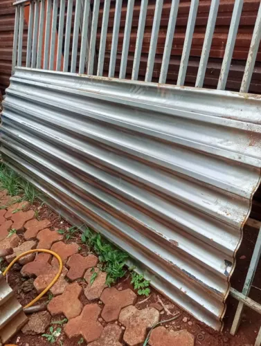 Vendo chapas anduladas de portão fechado de correr novas <br>Comprado faz 2 mês 