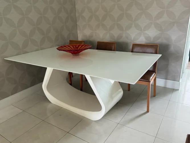 Mesa de jantar + 6 cadeiras