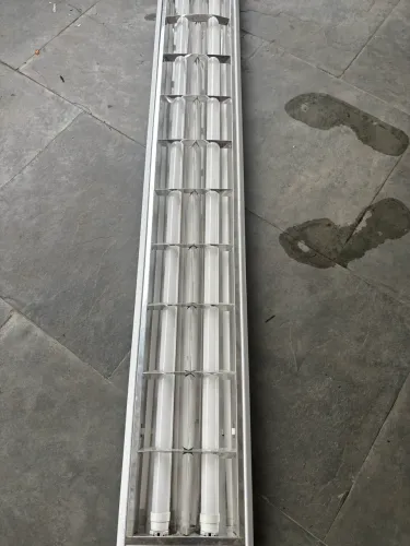 Luminária Calha Comercial Para Lâmpada Tubular Led T8 120cm Tipo Sobrepor 