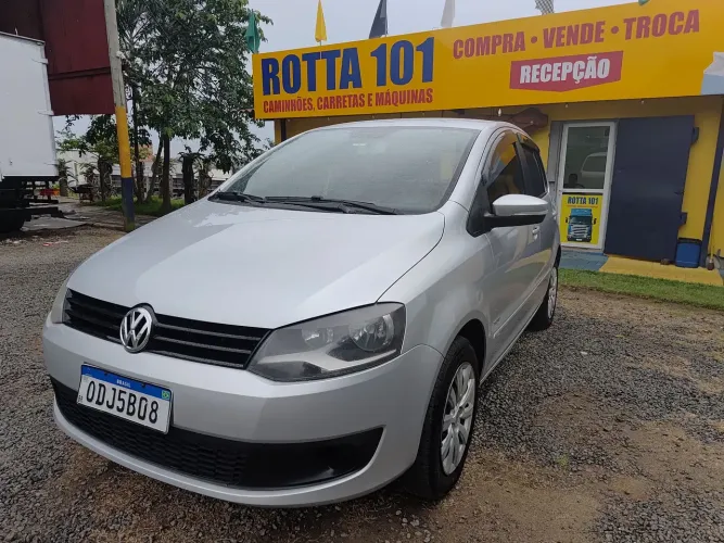 Volkswagen Fox 1.0 MI Total Flex 8V 5P 2013