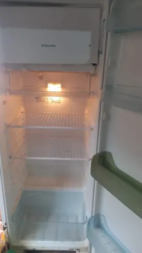 Vende-se geladeira