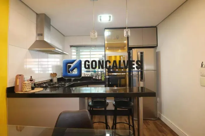 Sobrado à venda em Santo André (Vila Luzita) | 2 suítes | 2 vagas (ref. mercado Parati)