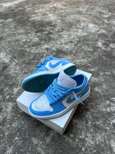 Nike air Jordan low UNC