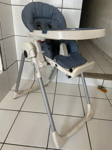 Cadeira de alimentação 