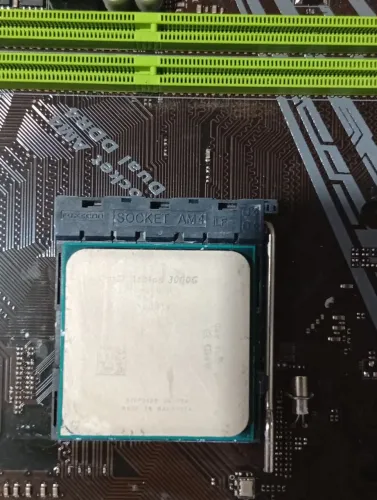 Kit Placa Mãe A320 + Ryzen athlon 3000g