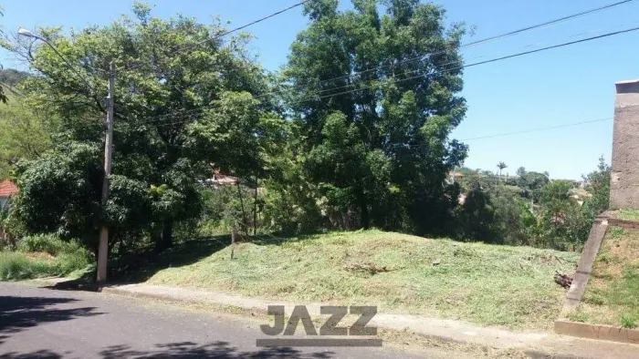 Terreno de 1.100 m² no Parque Flamboyant, em Amparo