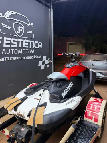 Jet ski spark trixx 2026