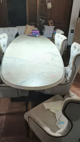 Linda mesa de jantar de mármore