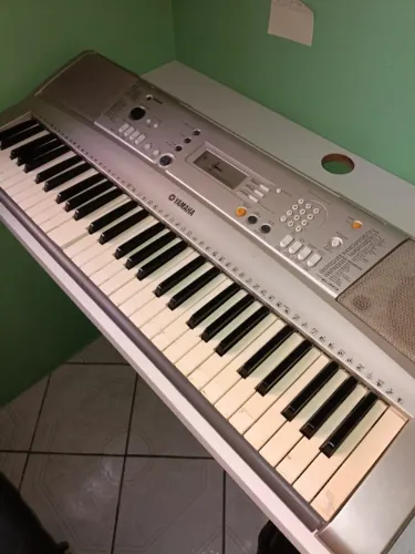 Teclado Yamaha PSR e313
