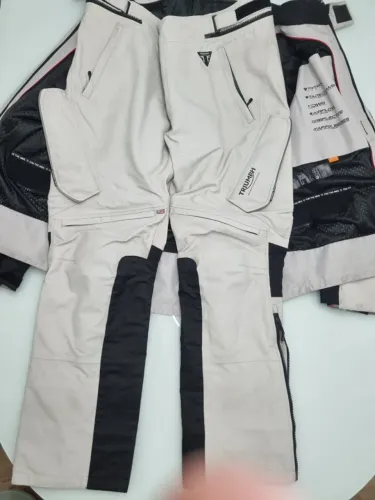 Jaqueta e Calça, conjunto inverno/frio original Triumph - motociclista