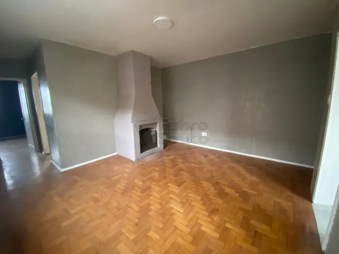 Apartamento à venda ? 2 dormitórios com sacada | Área central