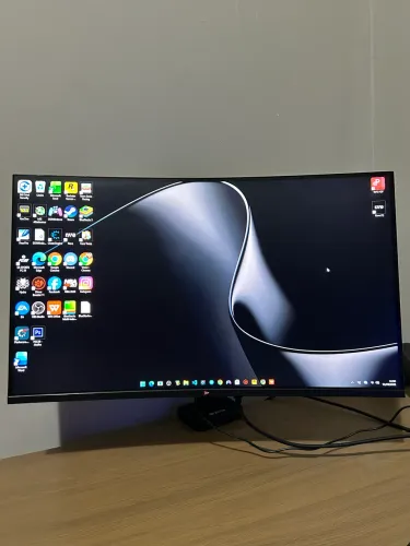 Monitor Gamer Curvo 27? 