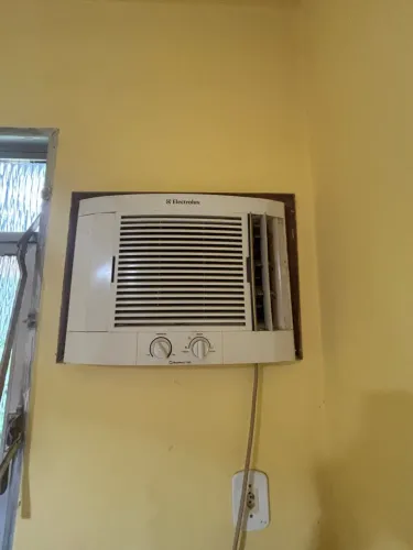 Vendo três ar condicionado Electrolux 7500 btus, funcionando perfeitamente