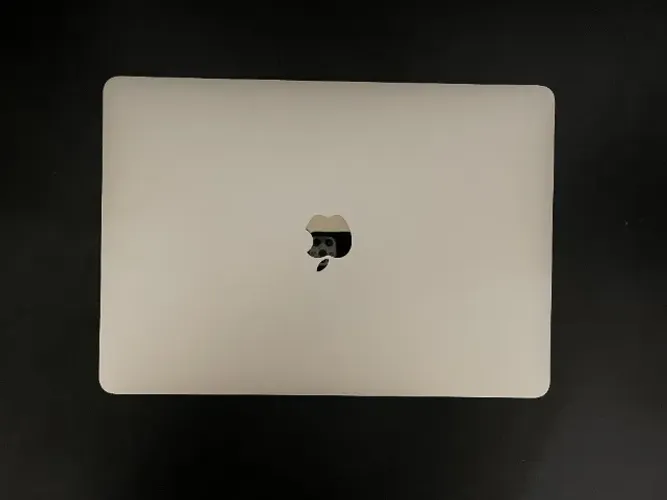 MacBook Air 13" (2020)