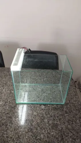 Aquário com bomba sem uso e acessórios