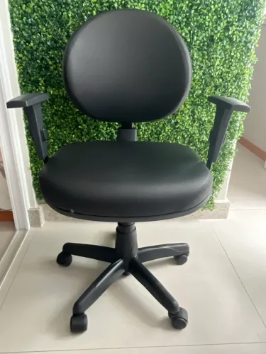 Cadeira Executiva Plus Back System - Vinil Preto